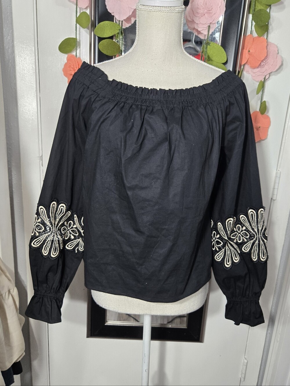 RAMY BROOK NY Black Embroidered Off Shoulder Blouse Sz Small Like New